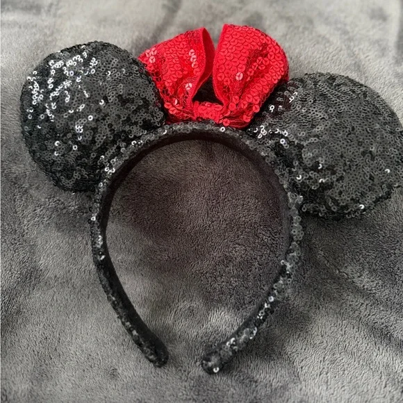 🎀 Disneyland Minnie Mouse Black Sequin Ears with Red Bow 🎀 - Picture 2 of 2